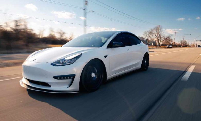 The Autonomous Drive Experience: Is Tesla Leading the Pack?